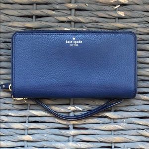 Kate Spade wristlet wallet